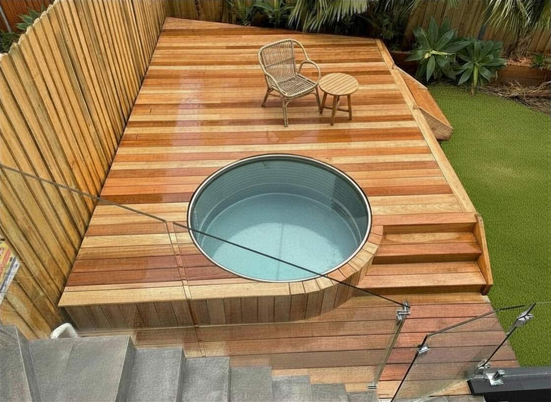 Light-coloured blackbutt timber decking in a Sydney backyard