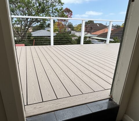 Picture-frame perimeter detail on Trex Transcend deck, Mascot
